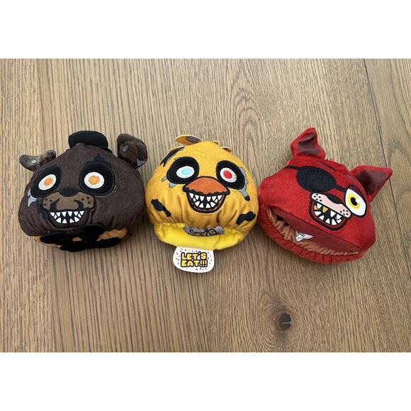 Funko Five Nights at Freddy’s FNAF Reversible Head 4” Plush Freddy, Chica, Foxy - Picture 1 of 15